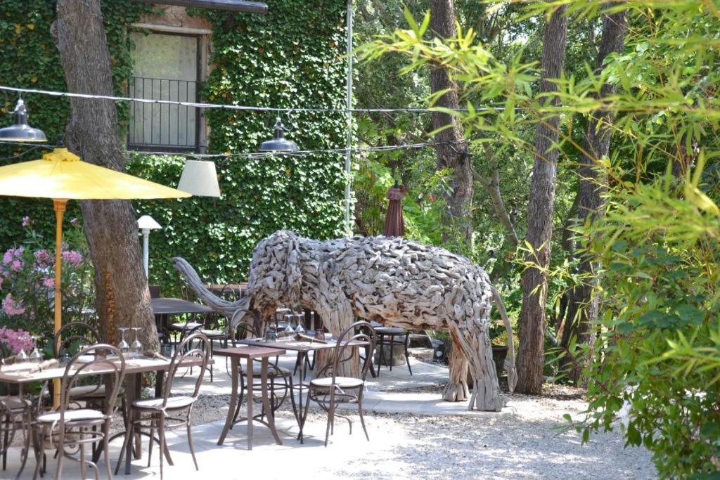 Hostellerie Le Paradou Лурмарин Экстерьер фото