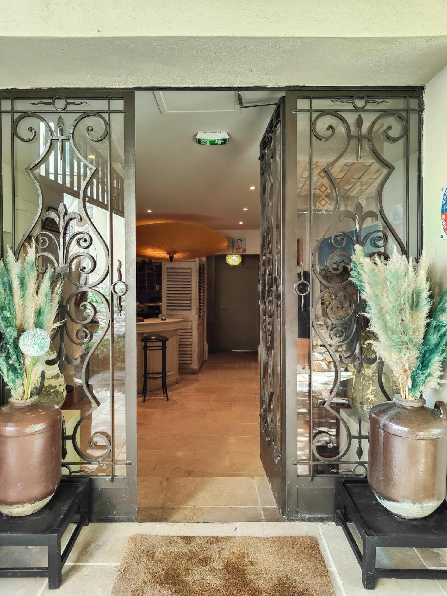 Hostellerie Le Paradou Лурмарин Экстерьер фото